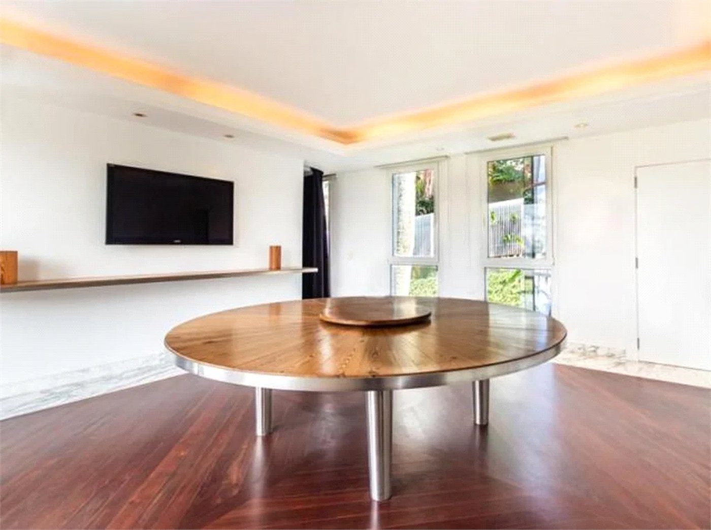 Casa à venda com 6 suítes no condomínio Vitória Régia, São Paulo - SP