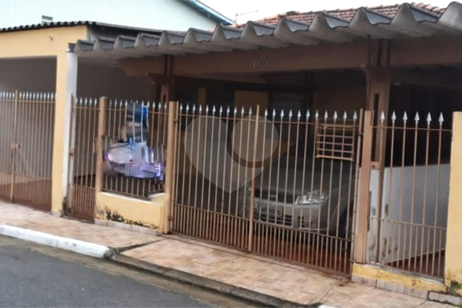 Sobrado à venda com 3 quartos em Tremembé, São Paulo, SP