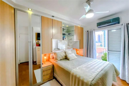 Casa à venda com 3 suítes no condomínio Oiti Residencial, São Paulo - SP