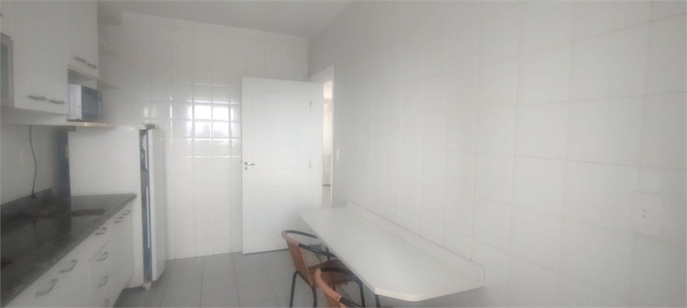 Apartamento 3 quartos com Vista para o Mar a Duas Quadras da Praia da Enseada – Guarujá