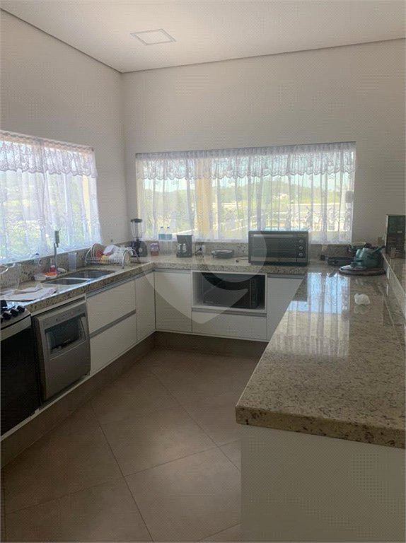 Casa à venda ou para alugar com 3 suítes no condomínio Serra da Estrela, Atibaia - SP