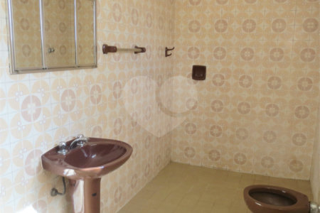 Casa à venda com 4 quartos, sendo 1 suíte, em Vila Santo Estéfano, São Paulo, SP