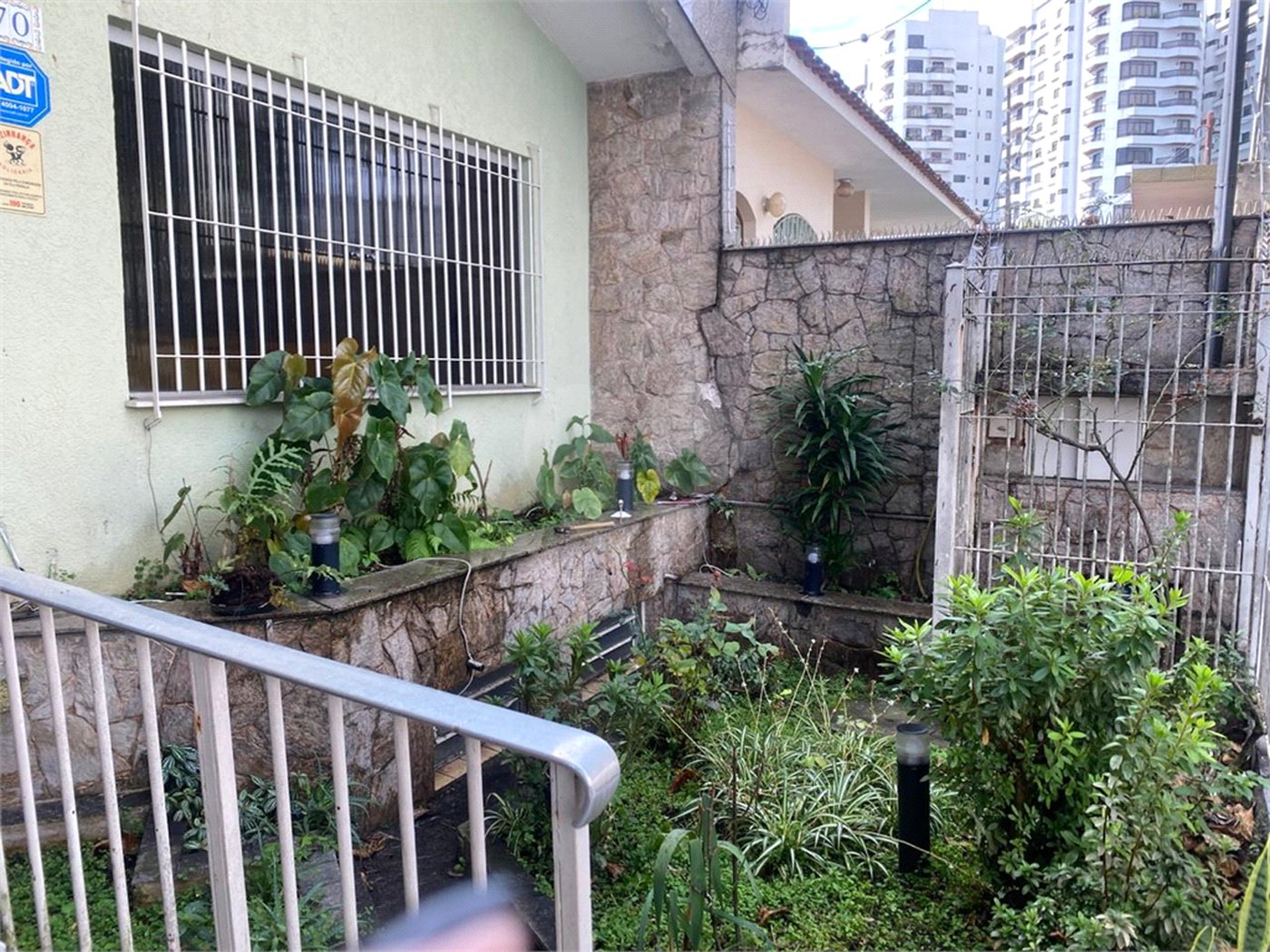 Casa à venda com 5 quartos, sendo 3 suítes, em Vila Rosália, Guarulhos, SP