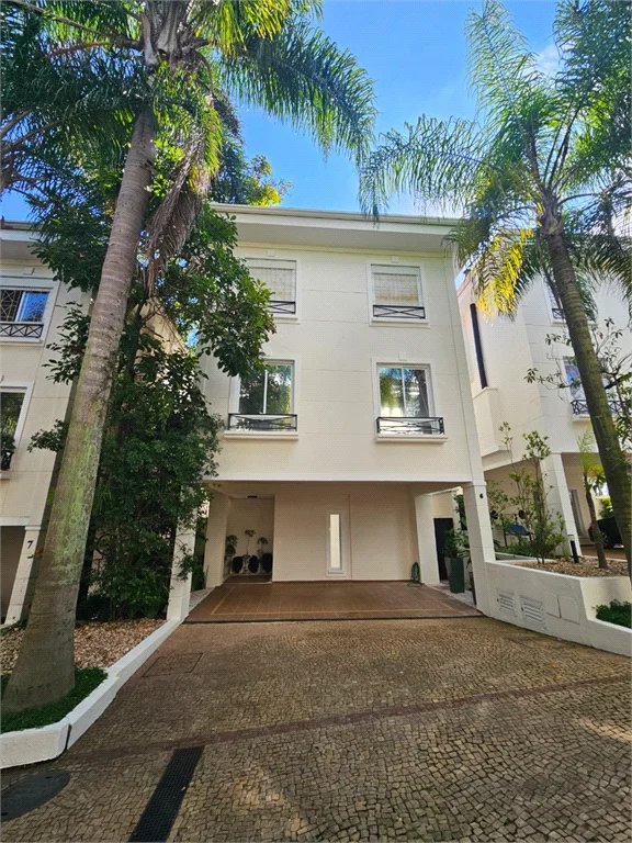 Casa à venda com 3 suítes no condomínio Palma de Mallorca Private Houses, São Paulo - SP