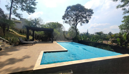 Casa à venda ou para alugar com 4 quartos, sendo 2 suítes,  no condomínio Cantareira, Mairiporã - SP