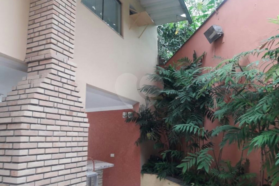 Sobrado à venda com 6 quartos, sendo 2 suítes, em Horto Florestal, São Paulo, SP
