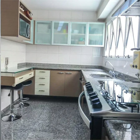 Apartamento à venda com 3 suítes em Real Parque, São Paulo, SP