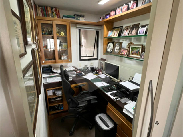 Apartamento à venda com 2 suítes em Campo Belo, São Paulo, SP