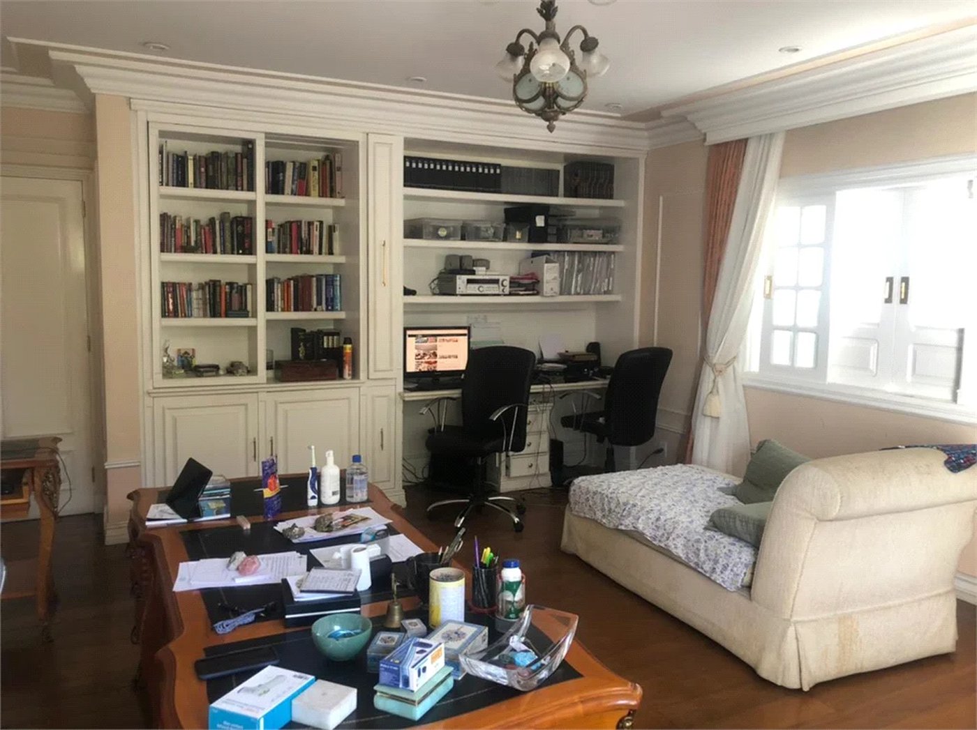 Casa à venda com 4 suítes em Caxingui, São Paulo, SP
