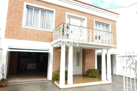 Casa à venda com 4 quartos, sendo 2 suítes,  no Centro, Itu, SP