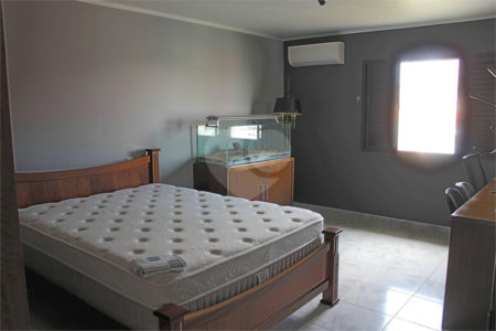 Sobrado à venda com 4 quartos, sendo 2 suítes, em Vila das Mercês, São Paulo, SP