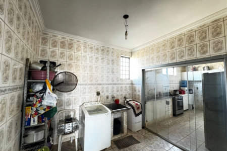 Sobrado à venda com 5 quartos, sendo 2 suítes, em Vila Monte Alegre, Ribeirão Preto, SP