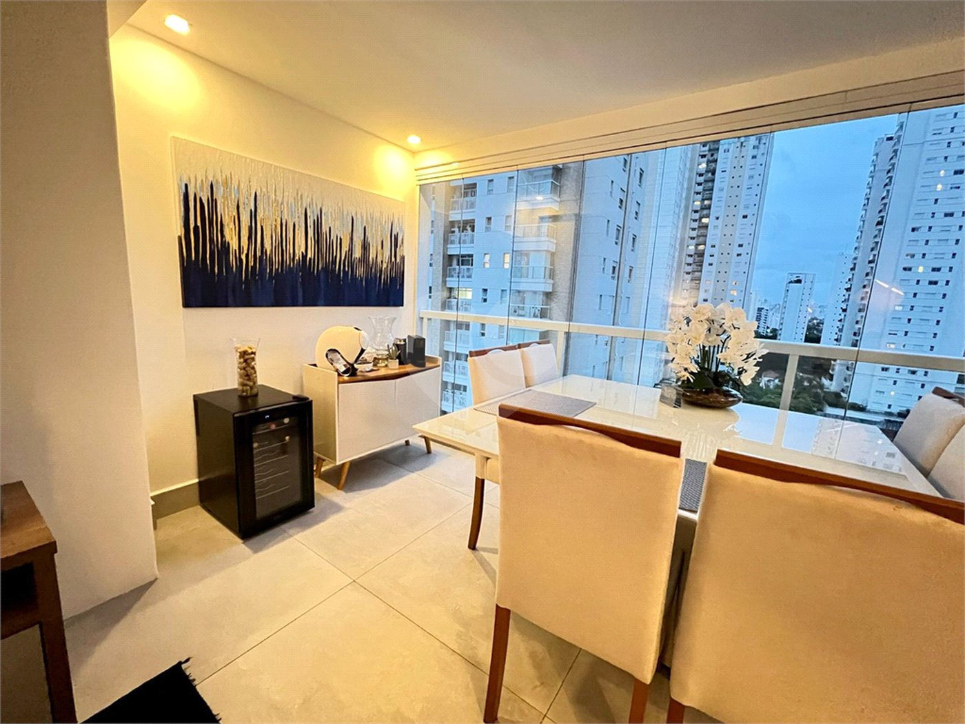 Apartamento à venda com 2 quartos, sendo 1 suíte, em Campo Belo, São Paulo, SP