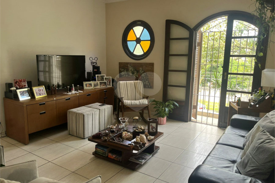 Casa à venda com 4 quartos, sendo 1 suíte, em Horto, São Paulo, SP