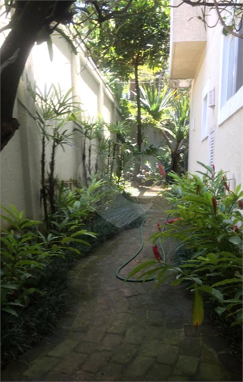 Sobrado à venda com 4 quartos, sendo 1 suíte, em Jardim Novo Mundo, São Paulo, SP