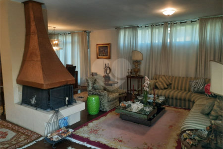 Sobrado à venda com 5 quartos, sendo 3 suítes, em Jardim Marajoara, São Paulo, SP