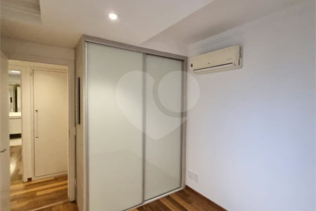 Apartamento à venda com 3 suítes em Santa Teresinha, São Paulo, SP