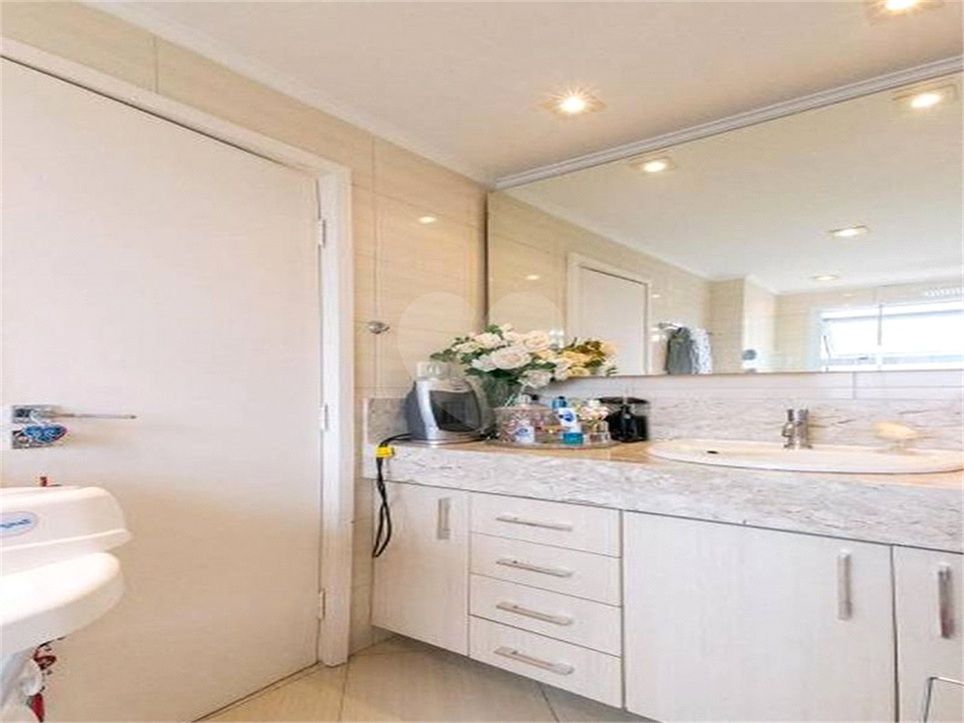 Apartamento à venda com 2 quartos, sendo 1 suíte, em Vila Olímpia, São Paulo, SP