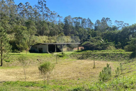 Sítio à venda com 2 quartos, sendo 1 suíte, em Ibiúna, Ibiúna, SP