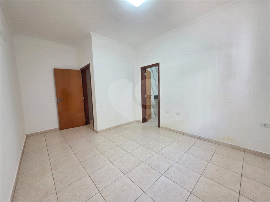 Casa à venda com 3 quartos, sendo 1 suíte, no condomínio Residencial Jardim das Palmeiras, Vinhedo - SP