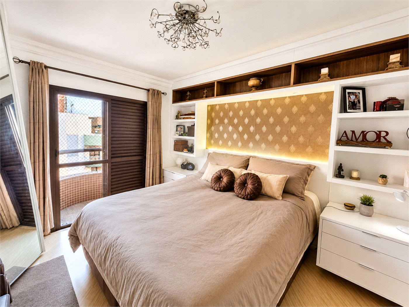 Apartamento à venda com 4 quartos, sendo 3 suítes, em Perdizes, São Paulo, SP