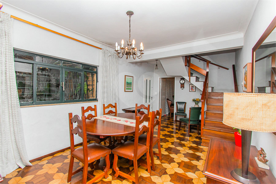 Sobrado à venda com 5 quartos em Vila Mariana, São Paulo, SP