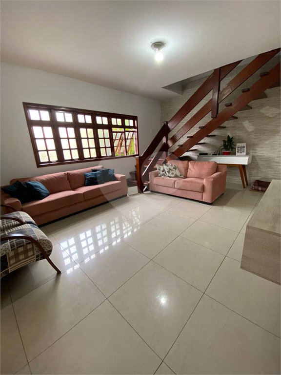 Sobrado à venda com 5 quartos em Jardim São Pedro, Mogi das Cruzes, SP