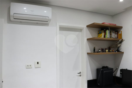 Apartamento à venda com 4 quartos, sendo 3 suítes,  em Parque Reboucas, São Paulo, SP