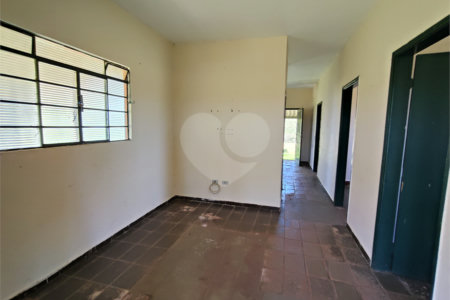 Fazenda para alugar com 3 quartos em Vila Santana, Itapetininga, SP