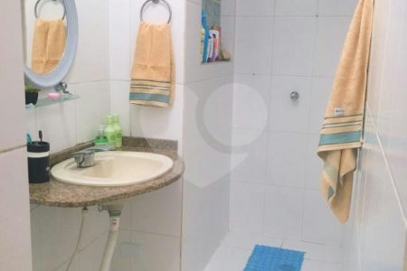 Sobrado à venda com 4 quartos, sendo 1 suíte, em Jardim Sarah, São Paulo, SP