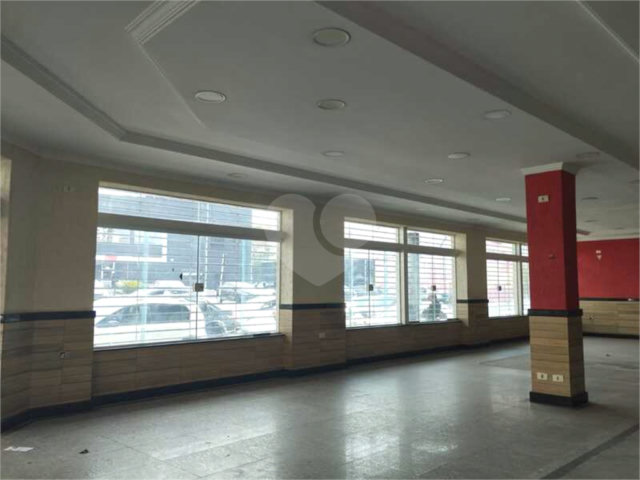 Prédio à venda em Santana, São Paulo, SP