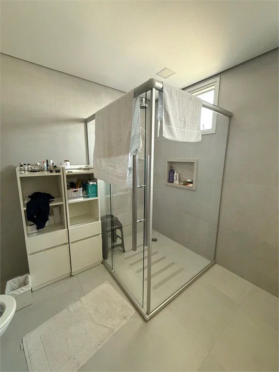 Casa à venda com 4 suítes no condomínio East Village, São Paulo - SP