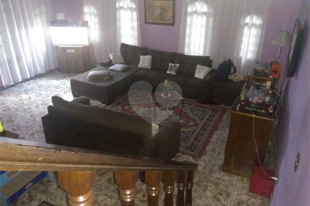Sobrado à venda com 3 quartos, sendo 1 suíte, em Jardim Modelo, Suzano, SP