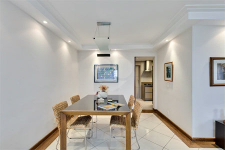 Apartamento à venda com 3 quartos, sendo 2 suítes, em Alto da Boa Vista, São Paulo, SP
