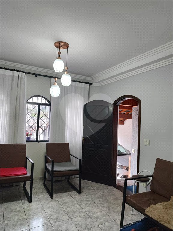 Casa à venda com 4 quartos, sendo 1 suíte, em Jardim Leila, Guarulhos, SP