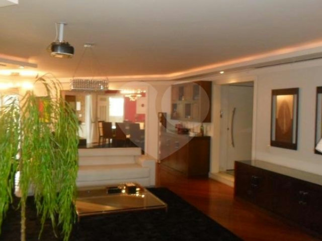 Apartamento à venda com 4 suítes em Campo Belo, São Paulo, SP