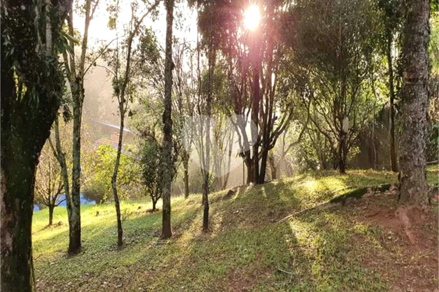 Sobrado à venda com 5 quartos, sendo 1 suíte, em Olho D'água, Mairiporã, SP