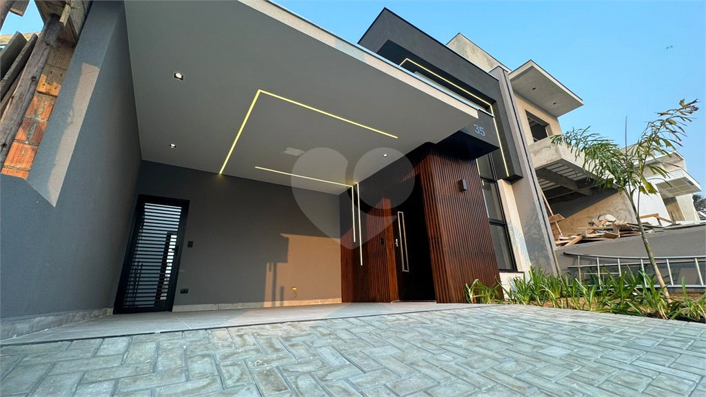 Casa à venda com 3 quartos, sendo 1 suíte, no condomínio Condomíno Helena Maria, Sorocaba - SP