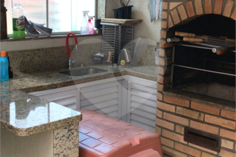 Casa à venda com 3 quartos, sendo 1 suíte,  no condomínio Felipe, São Paulo - SP