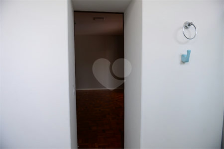 Casa térrea em Araraquara/SP.