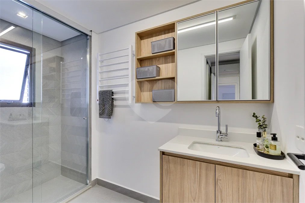 Apartamento à venda com 2 quartos, sendo 1 suíte,  em Campo Belo, São Paulo, SP