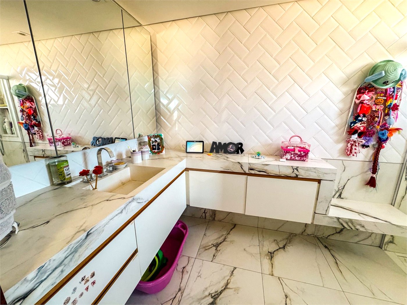 Apartamento à Venda no Centro de São Carlos - com 3 Suítes.