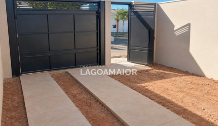 Casa à venda com 3 quartos, sendo 1 suíte,  em Bela Vista da Lagoa, Três Lagoas, MS