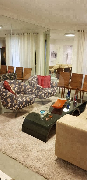 APARTAMENTO DE FINO TRATO - UM POR ANDAR NA MOOCA BELO