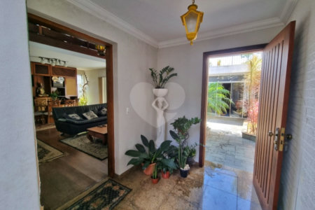 Sobrado com 300m² , 3 dormitórios , sendo 2 suítes , 4 vagas , à venda no Jabaquara.