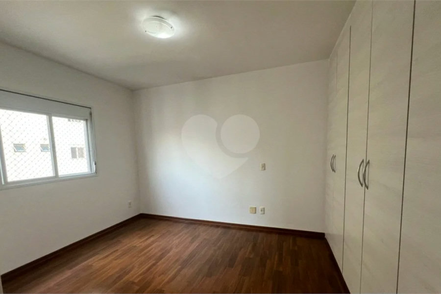 Excelente apartamento de 3 dormitórios, sendo uma Suíte e 2 vagas de garagem.
