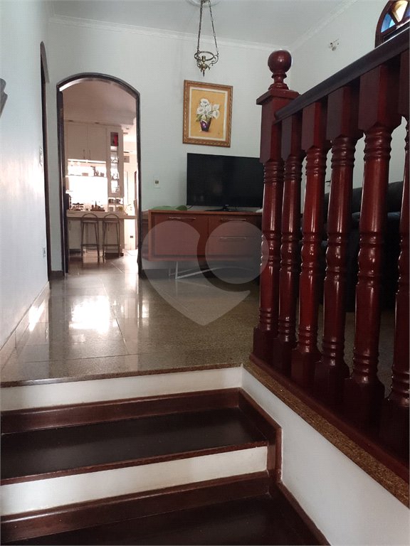Casa Térrea Assobradada com Varanda Gigante no Jardim Líbano
