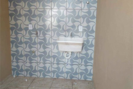 Casa térrea no Cidade Aracy .