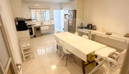 Casa de Vila à venda com 4 quartos, sendo 1 suíte,  em City America, São Paulo, SP