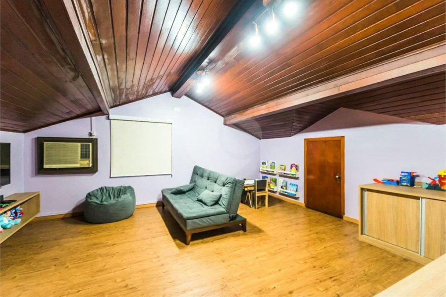 Casa à venda ou para alugar com 4 suítes em Saúde, São Paulo, SP
